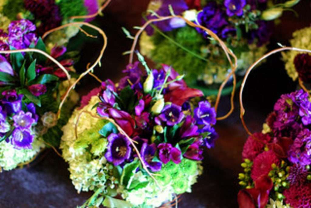 Charming tiny bouquets;Source: Hello Julie on Flickr