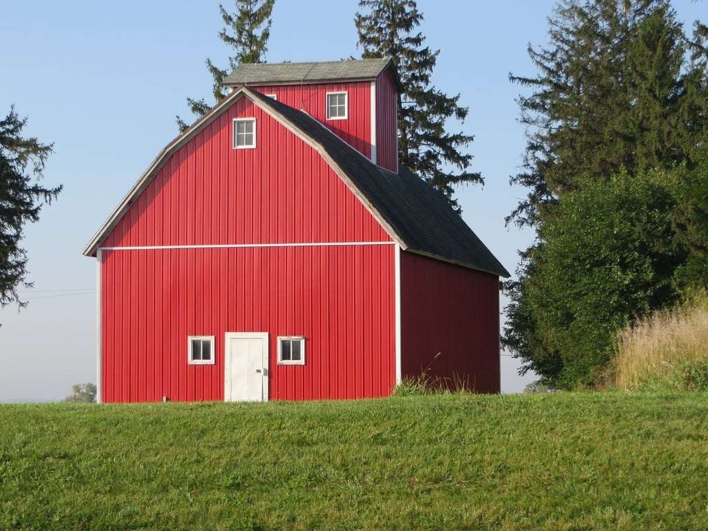 red barn in the country